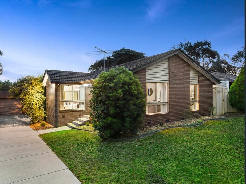 18 Georgian Gardens, Wantirna VIC 3152