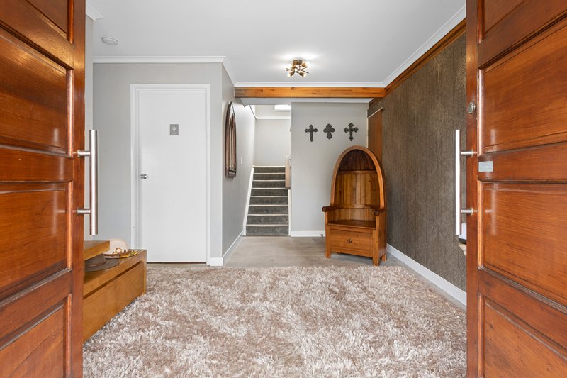 Photo - 18 Gertrude Mcleod Crescent, Middle Park QLD 4074 - Image 2