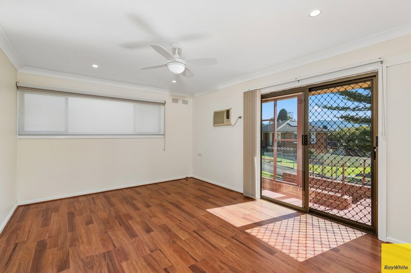 Photo - 18 Gilba Road, Koonawarra NSW 2530 - Image 2