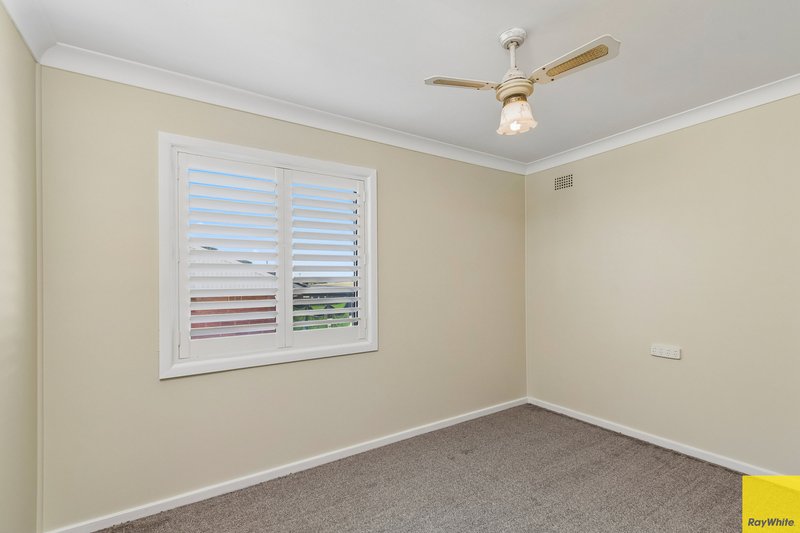 Photo - 18 Gilba Road, Koonawarra NSW 2530 - Image 6