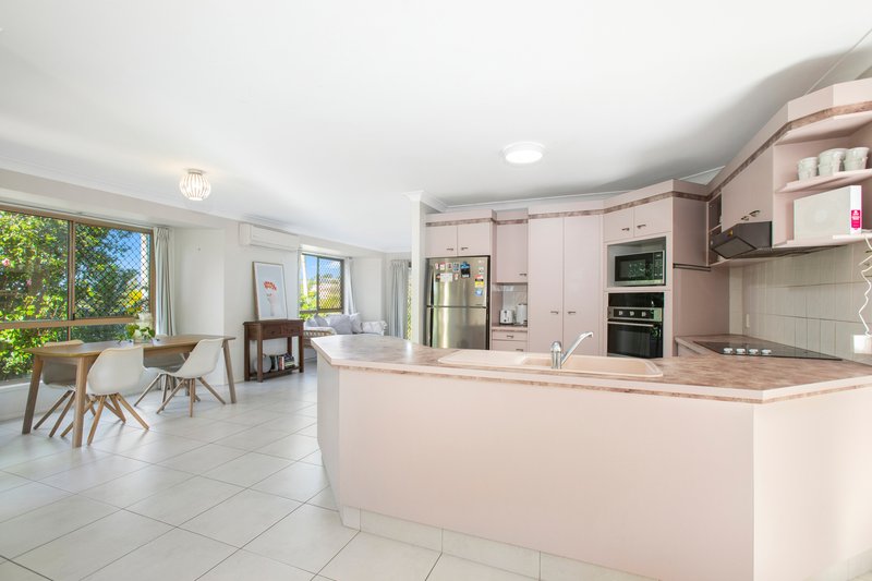 Photo - 18 Glen Ayr Drive, Banora Point NSW 2486 - Image 5