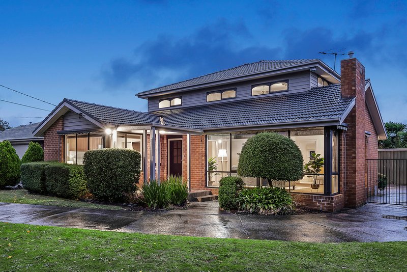 18 Glengariff Drive, Mulgrave VIC 3170