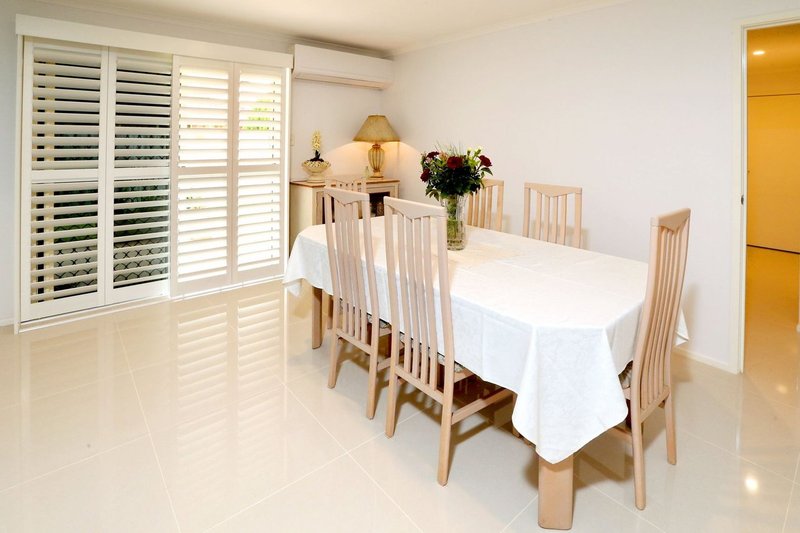 Photo - 18 Glenlee Place, Parkinson QLD 4115 - Image 3