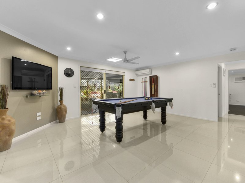 Photo - 18 Glenvillan Place, Bridgeman Downs QLD 4035 - Image 8