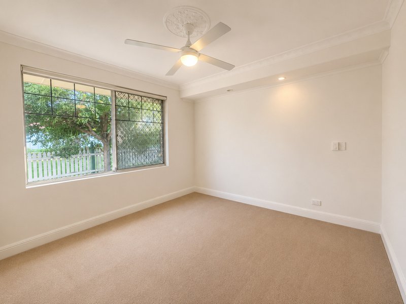 Photo - 18 Gloucester Street, Victoria Park WA 6100 - Image 6