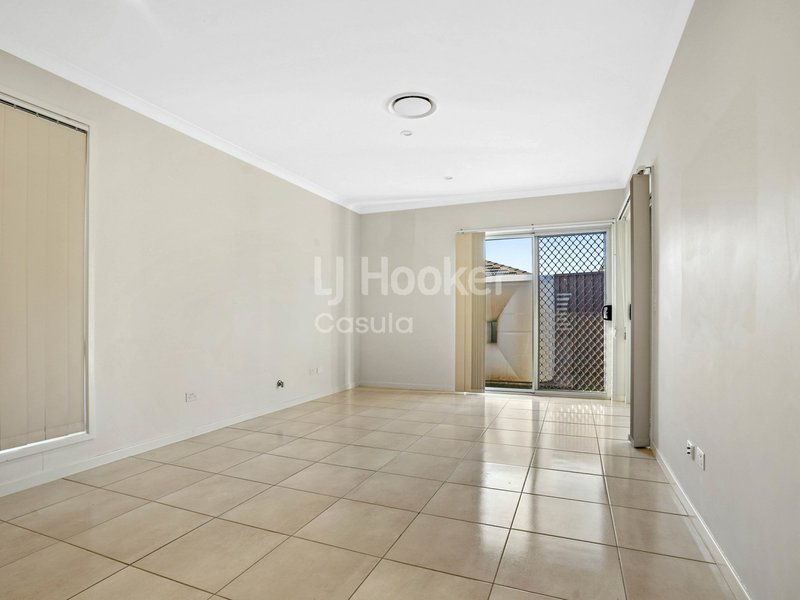 Photo - 18 Glycine Street, Denham Court NSW 2565 - Image 2