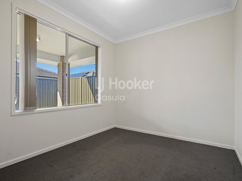 Photo - 18 Glycine Street, Denham Court NSW 2565 - Image 5