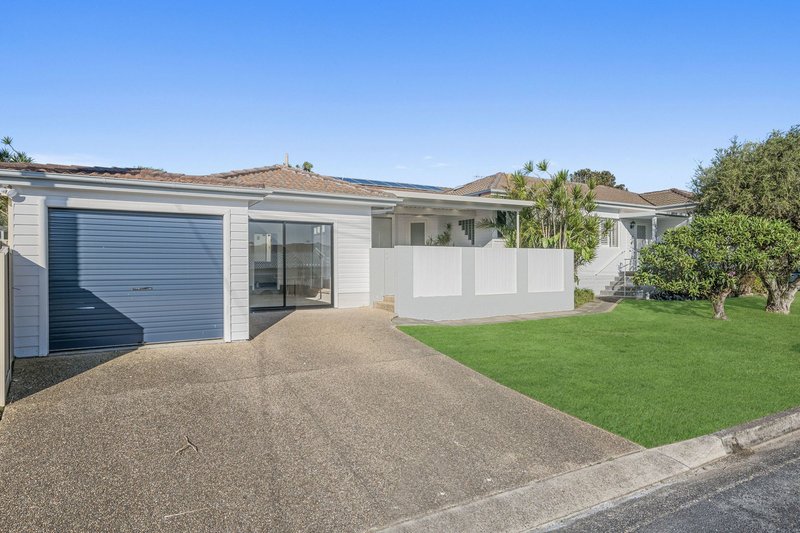 Photo - 18 Golf Street, Port Macquarie NSW 2444 - Image 2