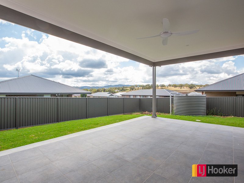 Photo - 18 Grand Meadows Drive, North Tamworth NSW 2340 - Image 10