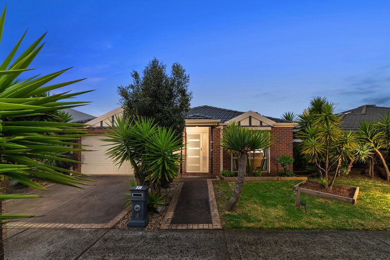 18 Grange Drive, South Morang VIC 3752