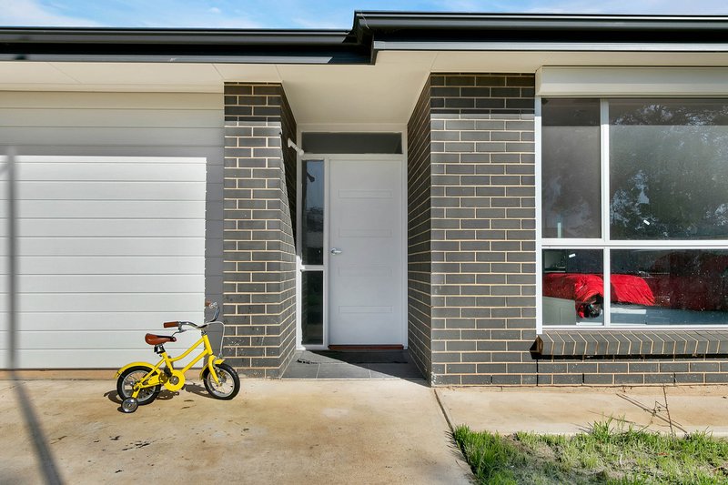 Photo - 18 Grant Street, Elizabeth Park SA 5113 - Image 2