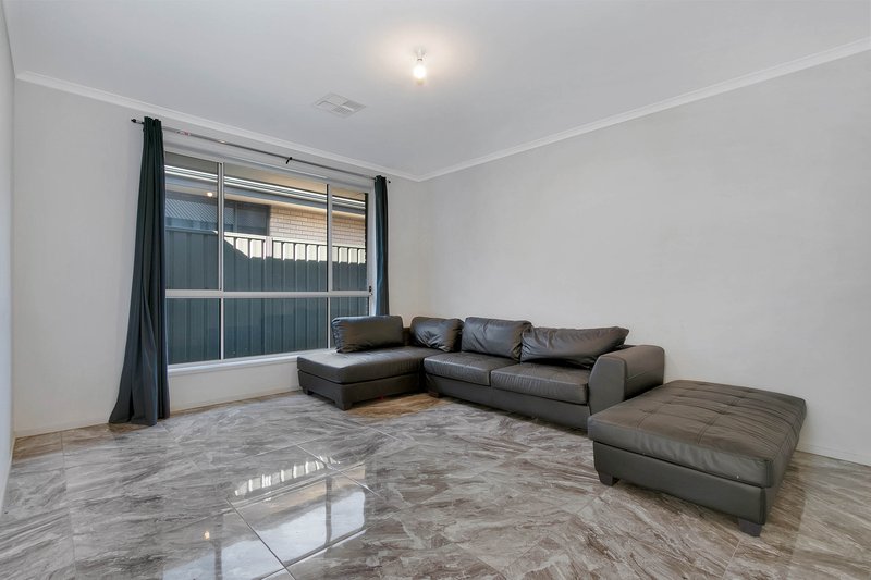 Photo - 18 Grant Street, Elizabeth Park SA 5113 - Image 3