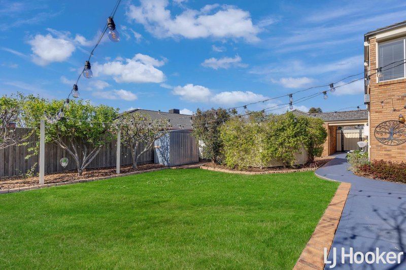 Photo - 18 Grantleigh Drive, Darley VIC 3340 - Image 21