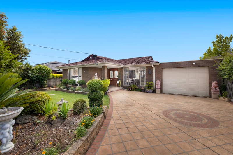 18 Grayson Drive, Scoresby VIC 3179