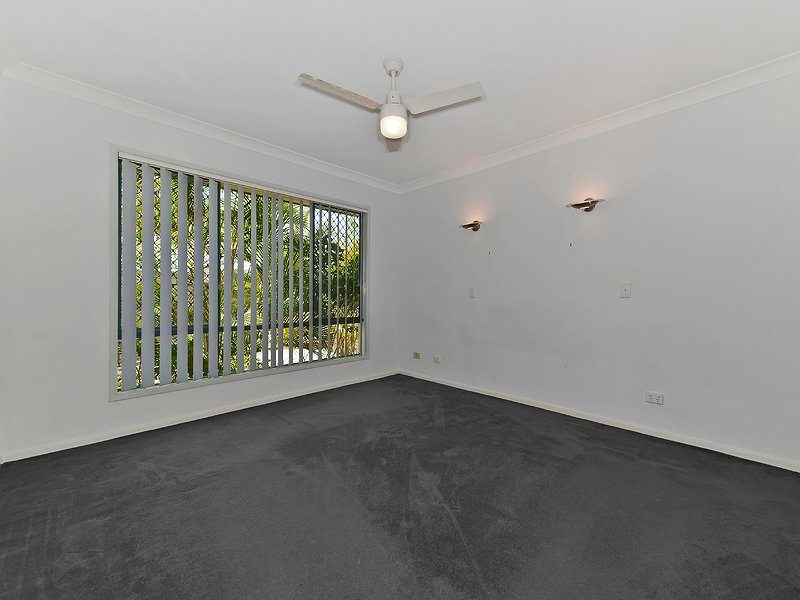 Photo - 18 Grebe Circuit, North Lakes QLD 4509 - Image 6