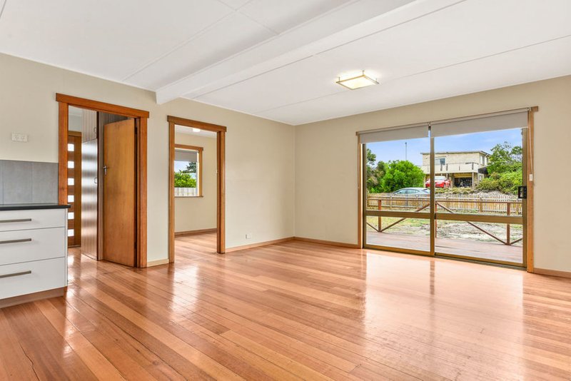 Photo - 18 Grebe Street, Primrose Sands TAS 7173 - Image 4