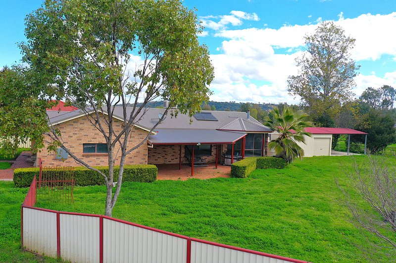 Photo - 18 Green Cresent , Quirindi NSW 2343 - Image 2