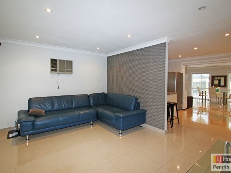 Photo - 18 Greenbank Drive, Werrington Downs NSW 2747 - Image 2