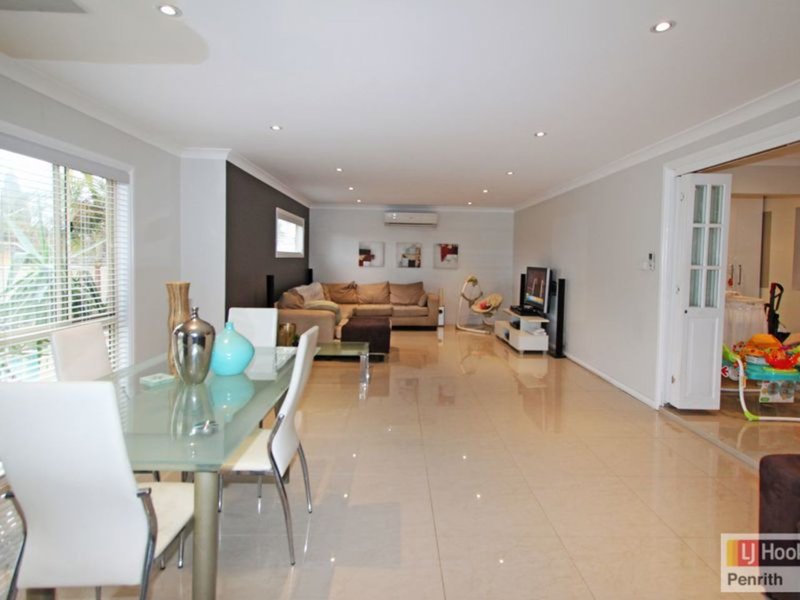 Photo - 18 Greenbank Drive, Werrington Downs NSW 2747 - Image 3