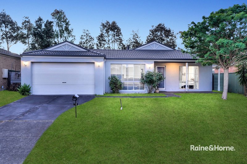 18 Greenock Crescent, Cranbourne East VIC 3977