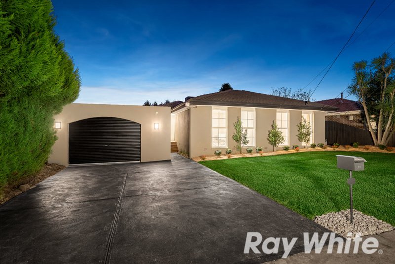 18 Greenock Crescent, Wantirna VIC 3152