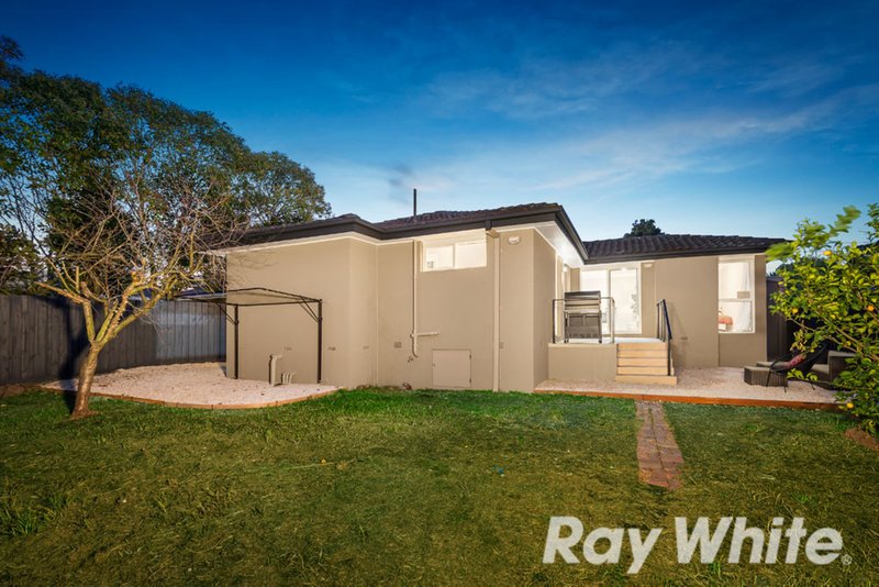 Photo - 18 Greenock Crescent, Wantirna VIC 3152 - Image 12