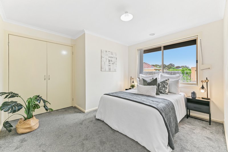 Photo - 18 Greta Street, Oakleigh East VIC 3166 - Image 9