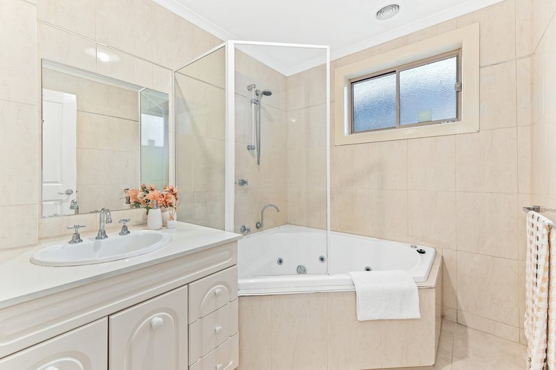 Photo - 18 Greta Street, Oakleigh East VIC 3166 - Image 11