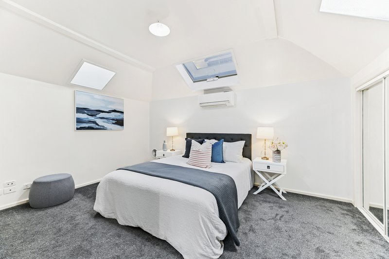 Photo - 18 Greta Street, Oakleigh East VIC 3166 - Image 12