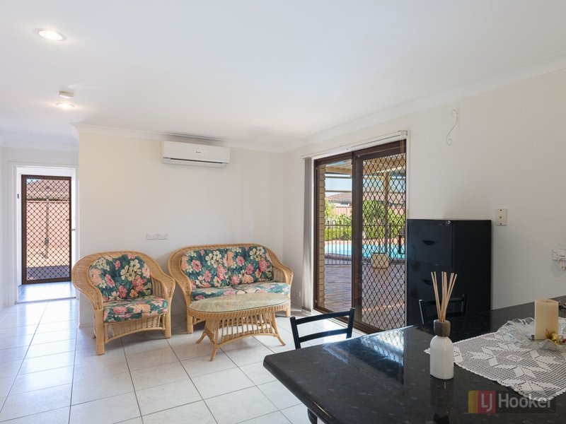 Photo - 18 Grevillea Crescent, Prestons NSW 2170 - Image 5