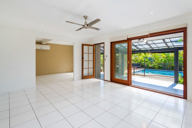 Photo - 18 Grevillia Avenue, Southport QLD 4215 - Image 5