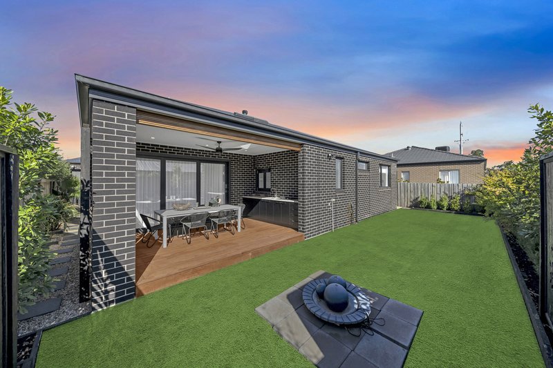 Photo - 18 Grovedon Circuit, Donnybrook VIC 3064 - Image 28