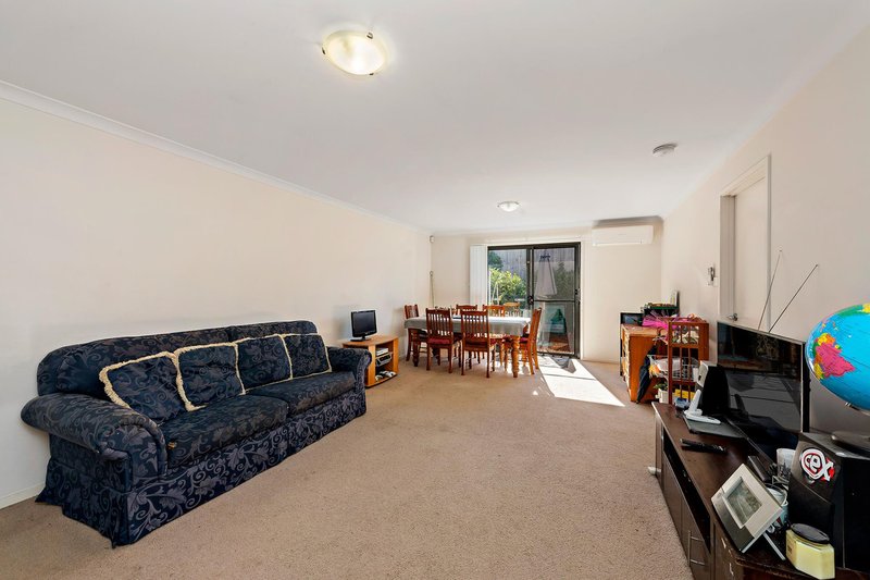 Photo - 18 Gubbity Street, Ngunnawal ACT 2913 - Image 5