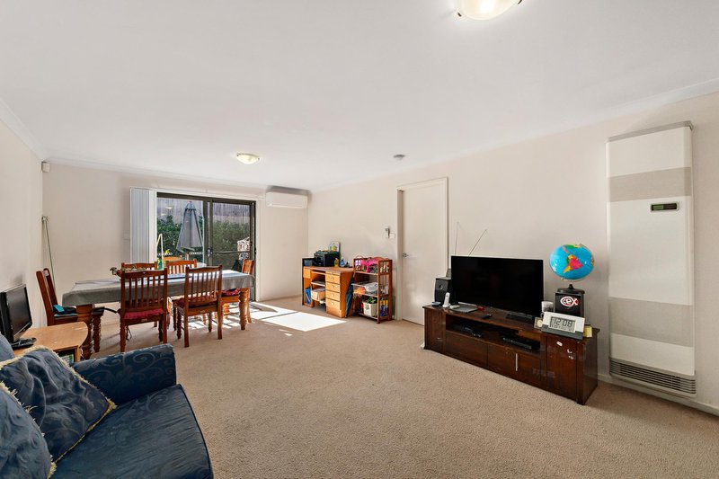 Photo - 18 Gubbity Street, Ngunnawal ACT 2913 - Image 7