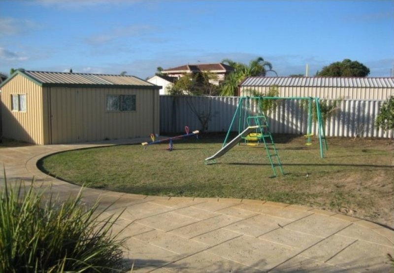 Photo - 18 Gulson Court, Waikiki WA 6169 - Image 3