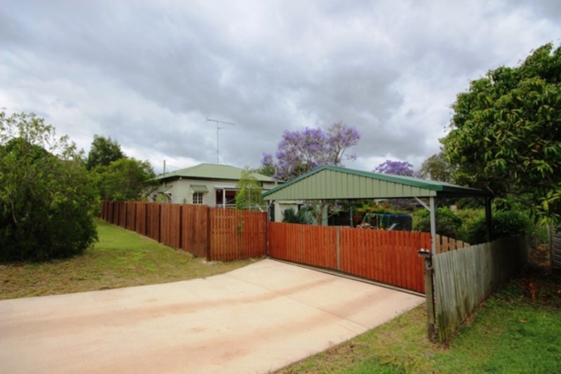 Photo - 18 Gunyah Street, Toogoolawah QLD 4313 - Image 4