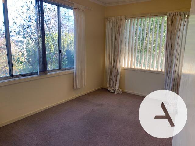 Photo - 18 Gymea Street, Narrabundah ACT 2604 - Image 8