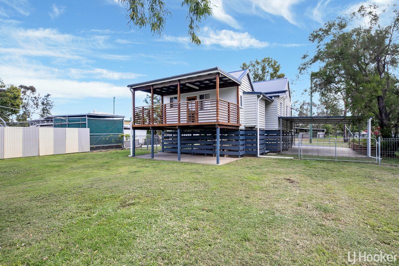 Photo - 18 Hallett Street, Berserker QLD 4701 - Image 13