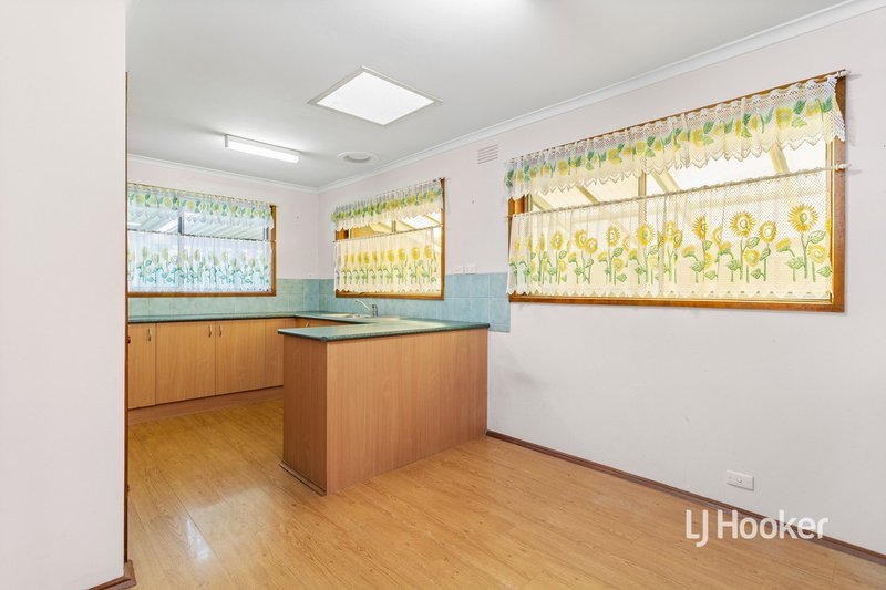 Photo - 18 Hampstead Drive, Hoppers Crossing VIC 3029 - Image 3