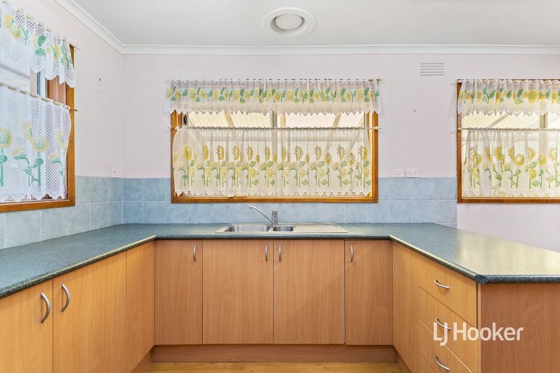 Photo - 18 Hampstead Drive, Hoppers Crossing VIC 3029 - Image 4