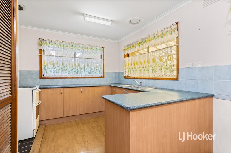 Photo - 18 Hampstead Drive, Hoppers Crossing VIC 3029 - Image 5