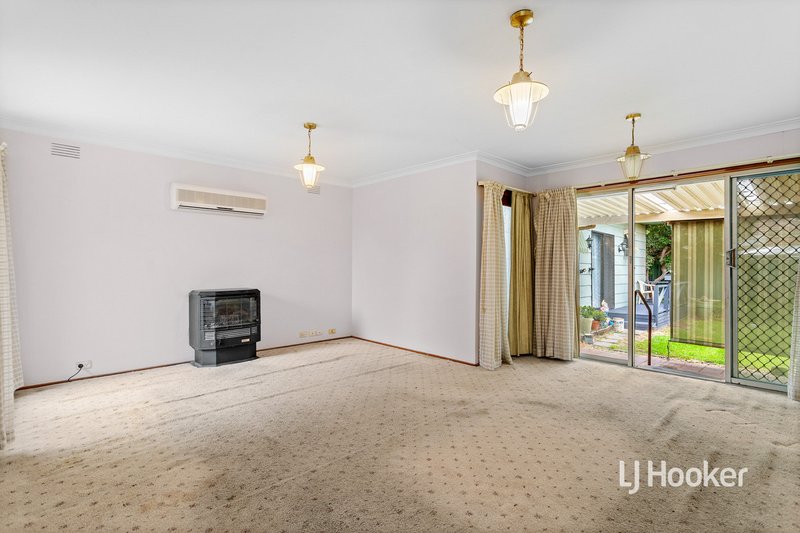 Photo - 18 Hampstead Drive, Hoppers Crossing VIC 3029 - Image 6