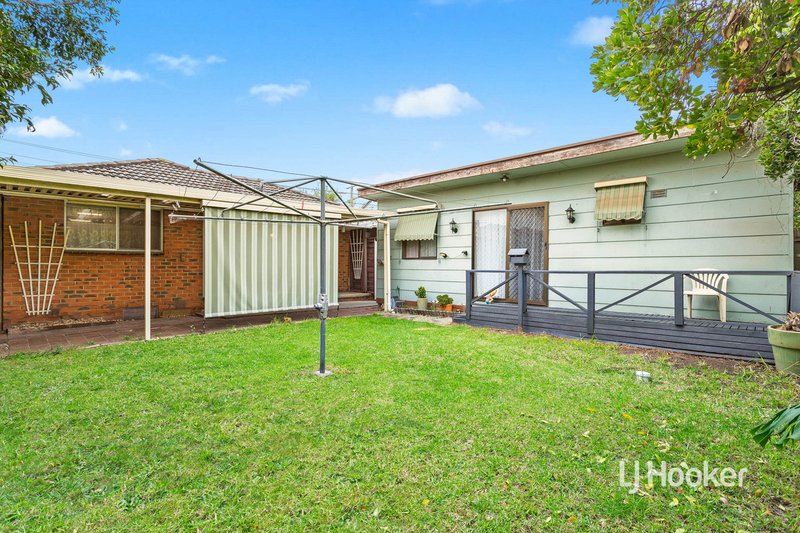 Photo - 18 Hampstead Drive, Hoppers Crossing VIC 3029 - Image 17