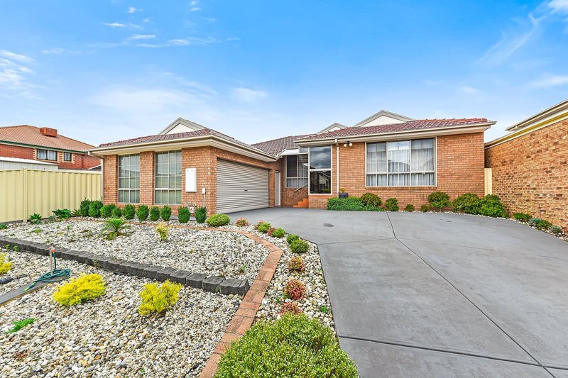 18 Hanna Drive, Endeavour Hills VIC 3802