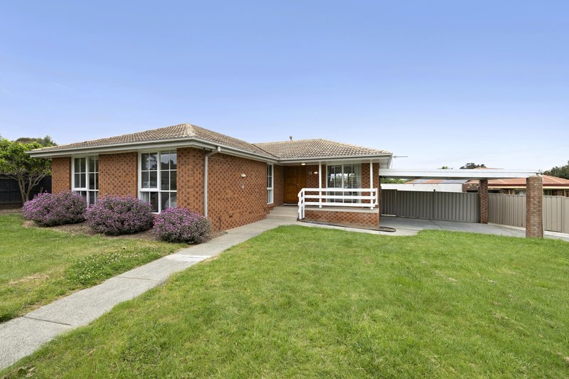 Photo - 18 Hardy Court, Berwick VIC 3806 - Image 2