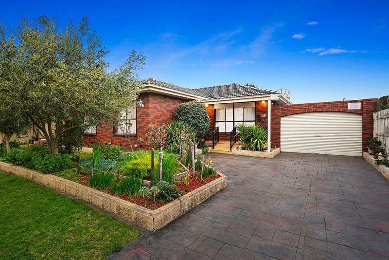 18 Harkaway Drive, Cheltenham VIC 3192