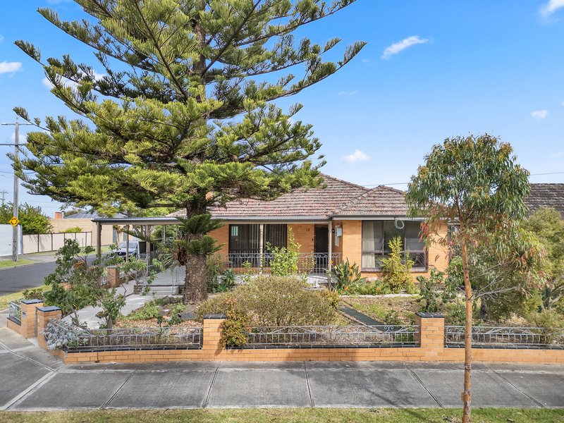 18 Harmon Avenue, St Albans VIC 3021