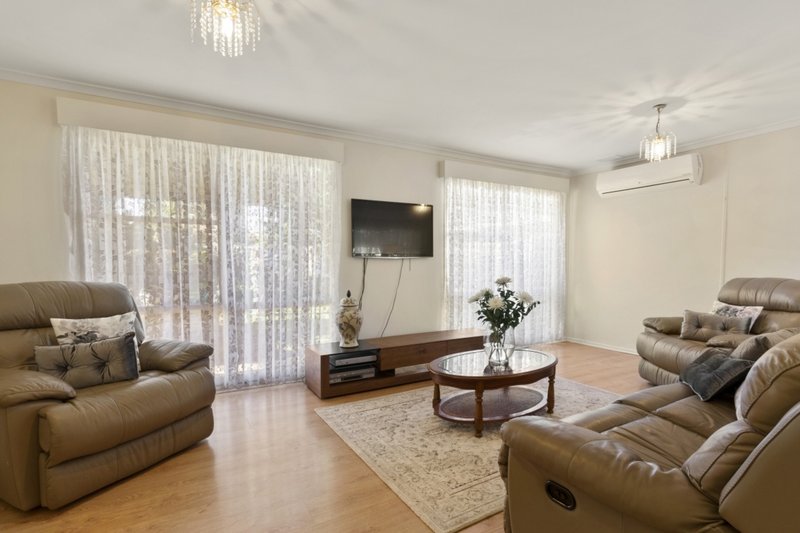 Photo - 18 Harrier Street, Werribee VIC 3030 - Image 8