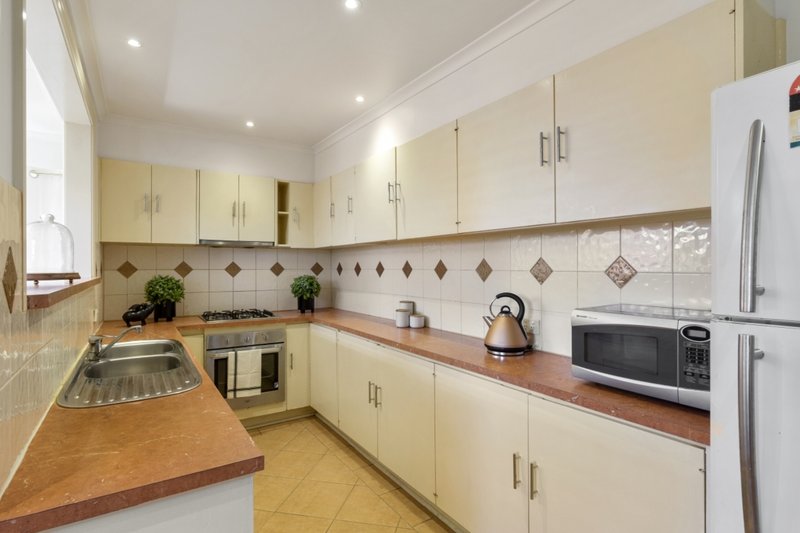 Photo - 18 Harrier Street, Werribee VIC 3030 - Image 9