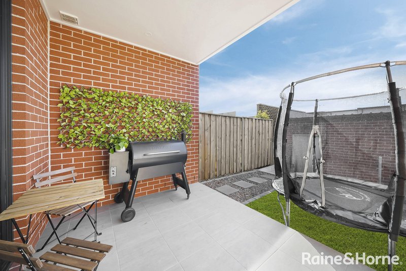 Photo - 18 Harvest Street, Austral NSW 2179 - Image 9